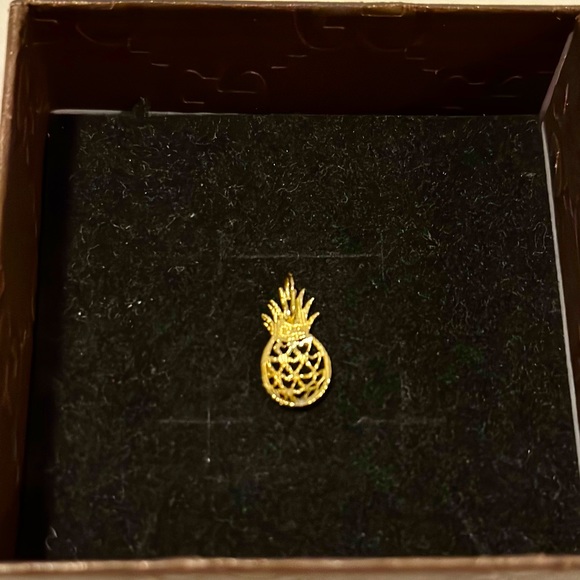 1 Day BIG SALE! 10K Pineapple Pendant - Picture 4 of 4